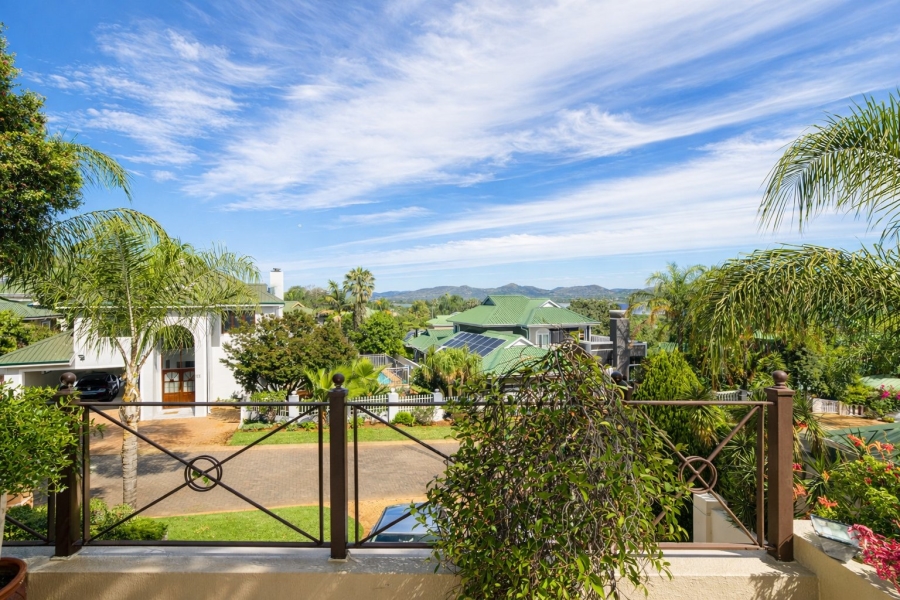 5 Bedroom Property for Sale in Caribbean Beach Club North West